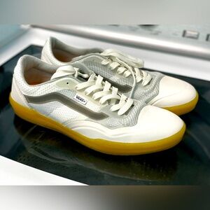 Vans Ave Knit White/Gum 9.5 Men’s